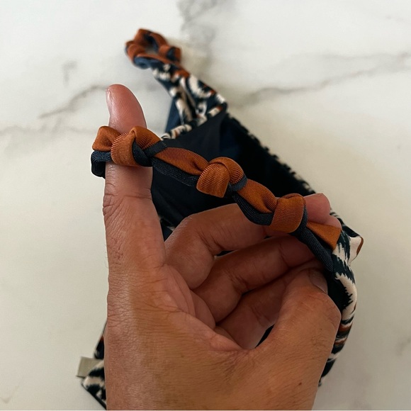 New RIO DE SOL Brazilian Bikini Bottom Ikat Essential Reversible Navy Blue Large - Picture 9 of 11